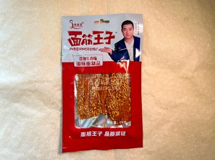 Ресторанные гренки с морской солью: Мучные полоски КРАСНЫЕ со вкусом пряной говядины 76 гр