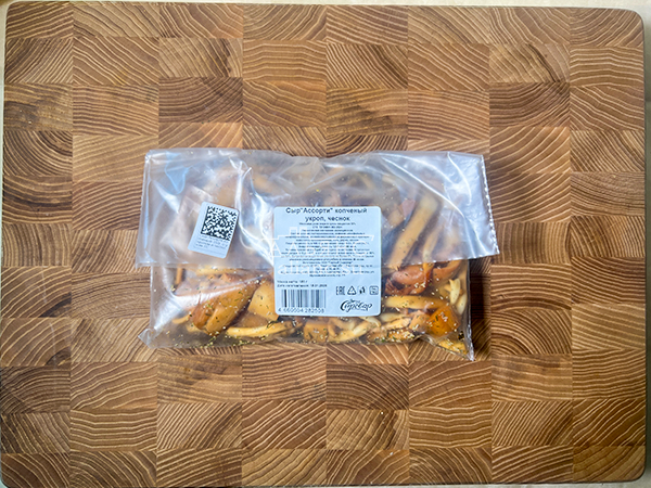 Сыр 150 гр ГОРНЫЙ СЫРОВАР (Ассорти копчёный с укропом и чесноком) в Архангельске