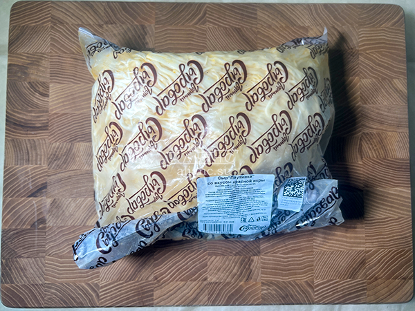 Сыр 1 кг ГОРНЫЙ СЫРОВАР (Паутинка со вкусом красной икры) в Архангельске